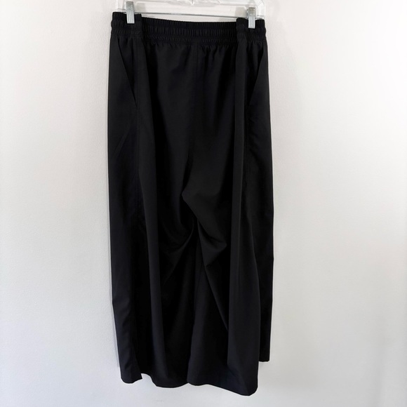 Old Navy black white leg stretch tech pants - Picture 3 of 3
